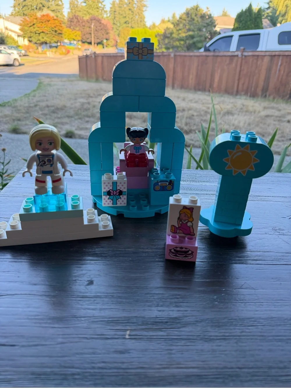 LEGO DUPLO Aqua Blue Mini Playset with Two Mini-Dolls